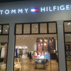 Магазин одежды Tommy Hilfiger фотография 2